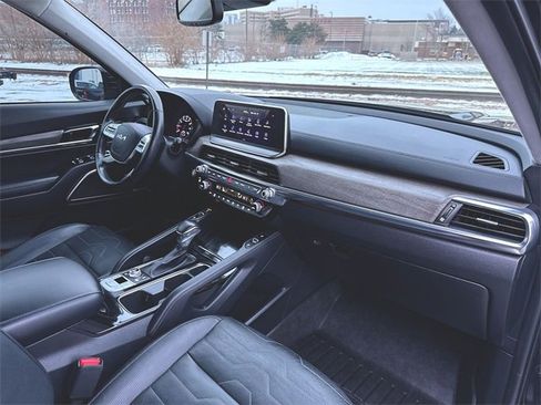 Used 2022 Kia Telluride SX w/ SX Prestige Package image 29
