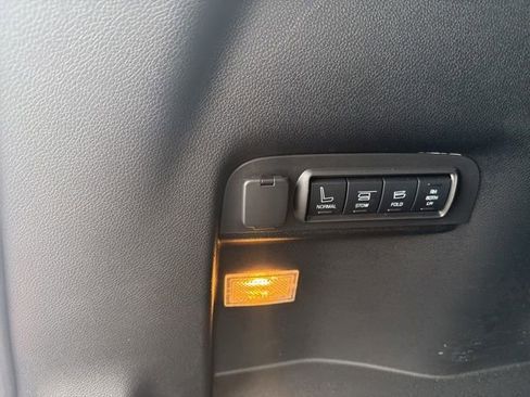 Used 2017 Ford Explorer Limited w/ Equipment Group 301A AWD/4WD image 29