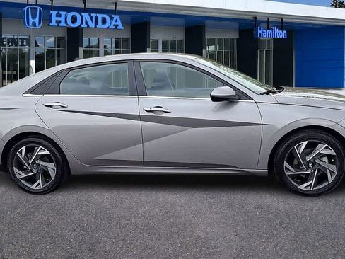 Used 2024 Hyundai Elantra SEL w/ Convenience Package FWD image 9