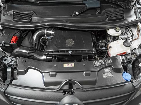 Used 2023 Mercedes-Benz Metris image 4