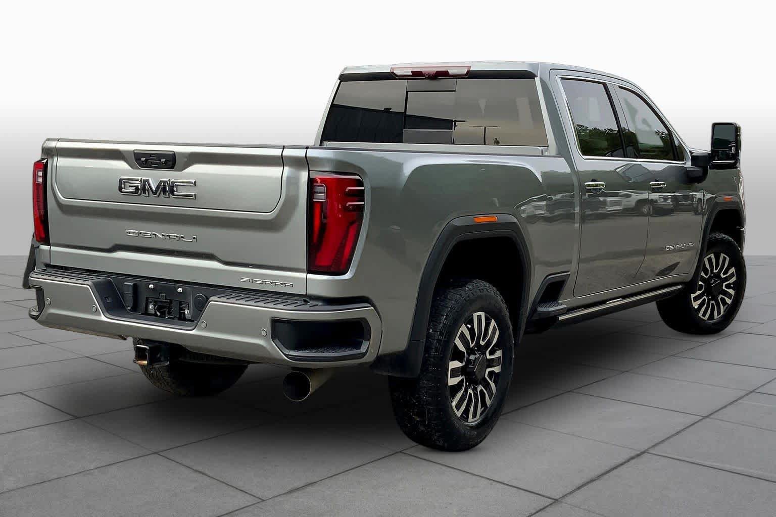 Used 2024 GMC Sierra 2500 Denali Ultimate AWD/4WD image 19