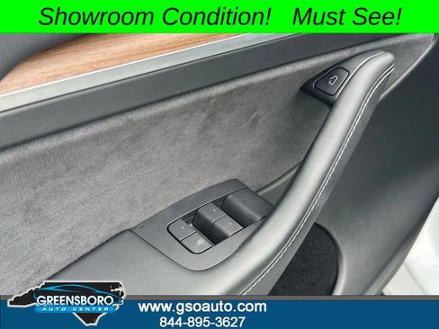 Used 2022 Tesla Model Y Performance AWD/4WD image 17