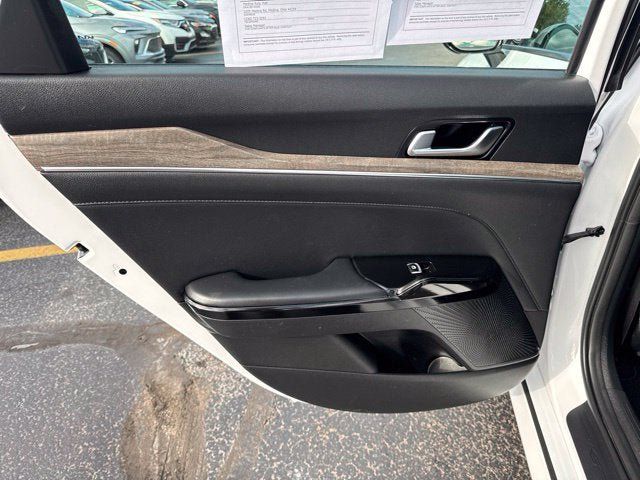 Used 2022 Kia K5 EX FWD image 18