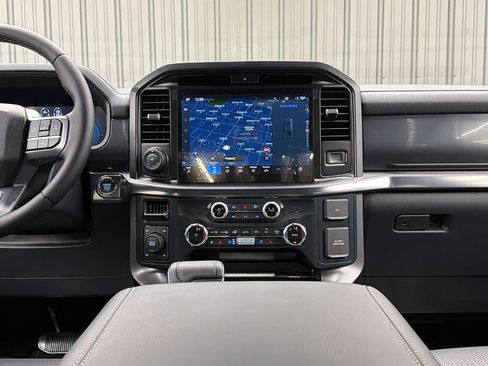 Used 2025 Ford F150 Lariat AWD/4WD image 22