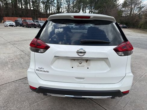 Used 2018 Nissan Rogue S image 9