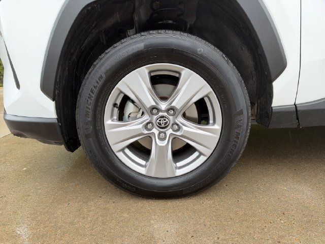 Used 2025 Toyota RAV4 XLE FWD image 9