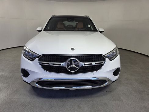 New 2026 Mercedes-Benz GLC 300 image 2