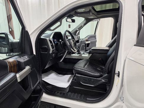 Used 2019 Ford F150 Lariat w/ Equipment Group 502A Luxury AWD/4WD image 12