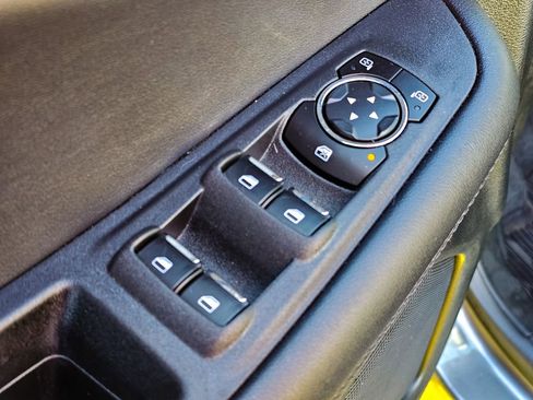 Used 2022 Ford Edge SE w/ Black Appearance Package image 11