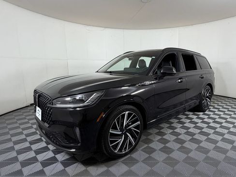 Used 2025 Lincoln Aviator Black Label w/ Jet Appearance Package AWD/4WD image 2