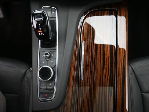 Used 2023 Cadillac Escalade Premium Luxury AWD/4WD image 19