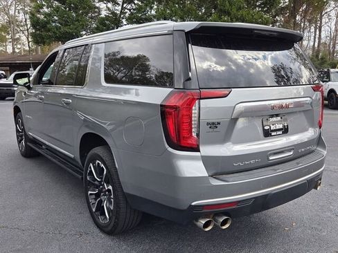 Used 2023 GMC Yukon XL Denali image 13