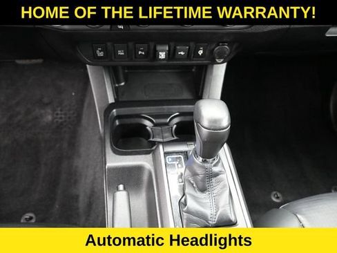 Used 2021 Toyota Tacoma TRD Sport w/ TRD Premium Sport Package AWD/4WD image 29