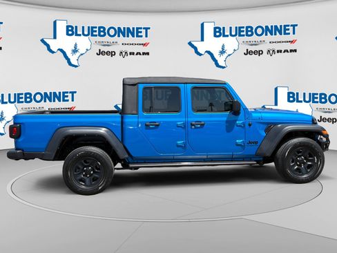 Used 2022 Jeep Gladiator Sport w/ Trailer Tow Package AWD/4WD image 4