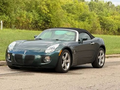 Used 2009 Pontiac Solstice GXP w/ Premium Package RWD image 6
