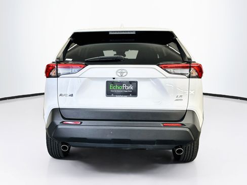 Used 2025 Toyota RAV4 LE AWD/4WD image 7