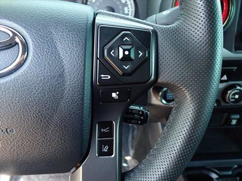 Used 2019 Toyota Tacoma TRD Off-Road AWD/4WD image 13