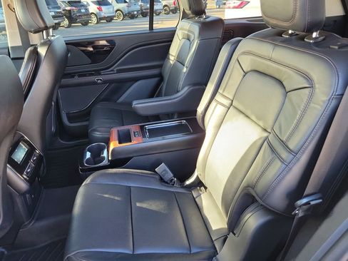 Used 2021 Lincoln Aviator Reserve w/ Equipment Group 208A image 11
