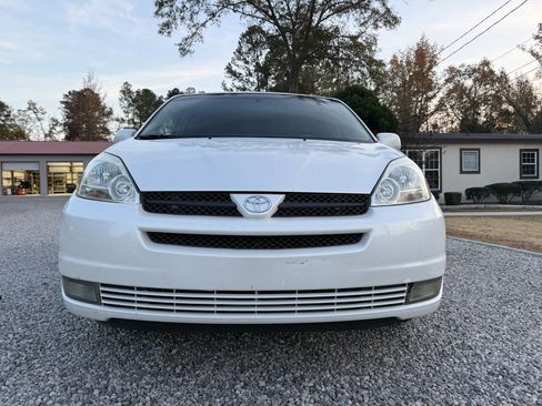 Used 2004 Toyota Sienna XLE image 29