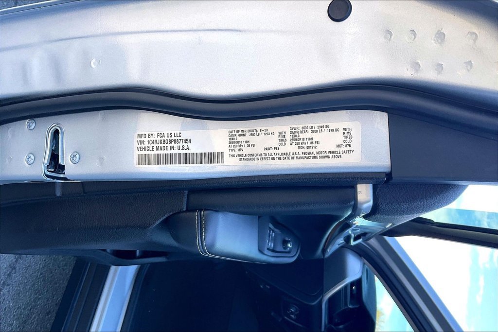 Used 2023 Jeep Grand Cherokee L Limited w/ Rear Seat Video Group I AWD/4WD image 20