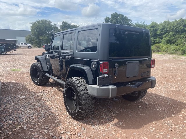 Used 2017 Jeep Wrangler Unlimited Sahara w/ Max Tow Package AWD/4WD image 5