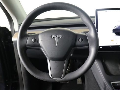 Used 2023 Tesla Model Y Long Range image 37