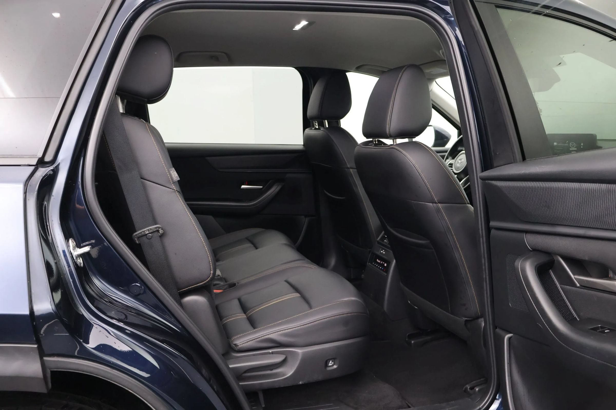 Used 2025 MAZDA CX-90 3.3 Turbo w/ Select Package AWD/4WD image 18