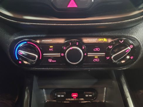 Used 2022 Kia Soul LX image 15