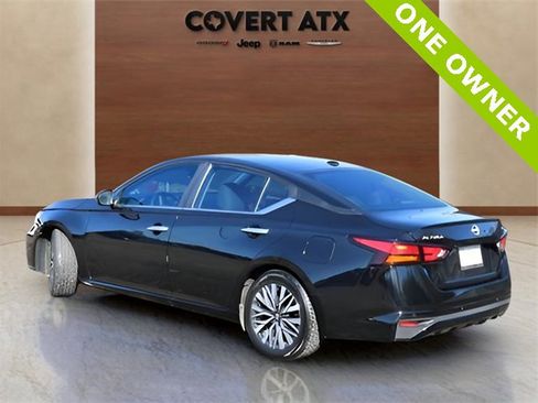 Used 2024 Nissan Altima 2.5 SV image 3