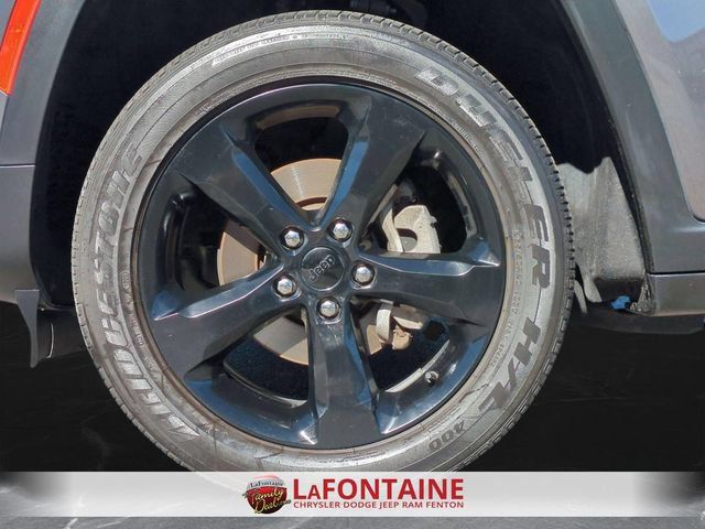 Used 2023 Jeep Grand Cherokee Altitude AWD/4WD image 32