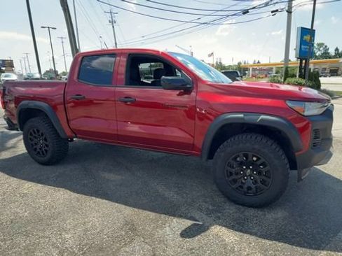 Used 2024 Chevrolet Colorado Trail Boss AWD/4WD image 2