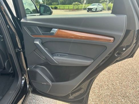 Certified 2024 Audi Q5 e Premium Plus w/ Premium Plus Package image 40