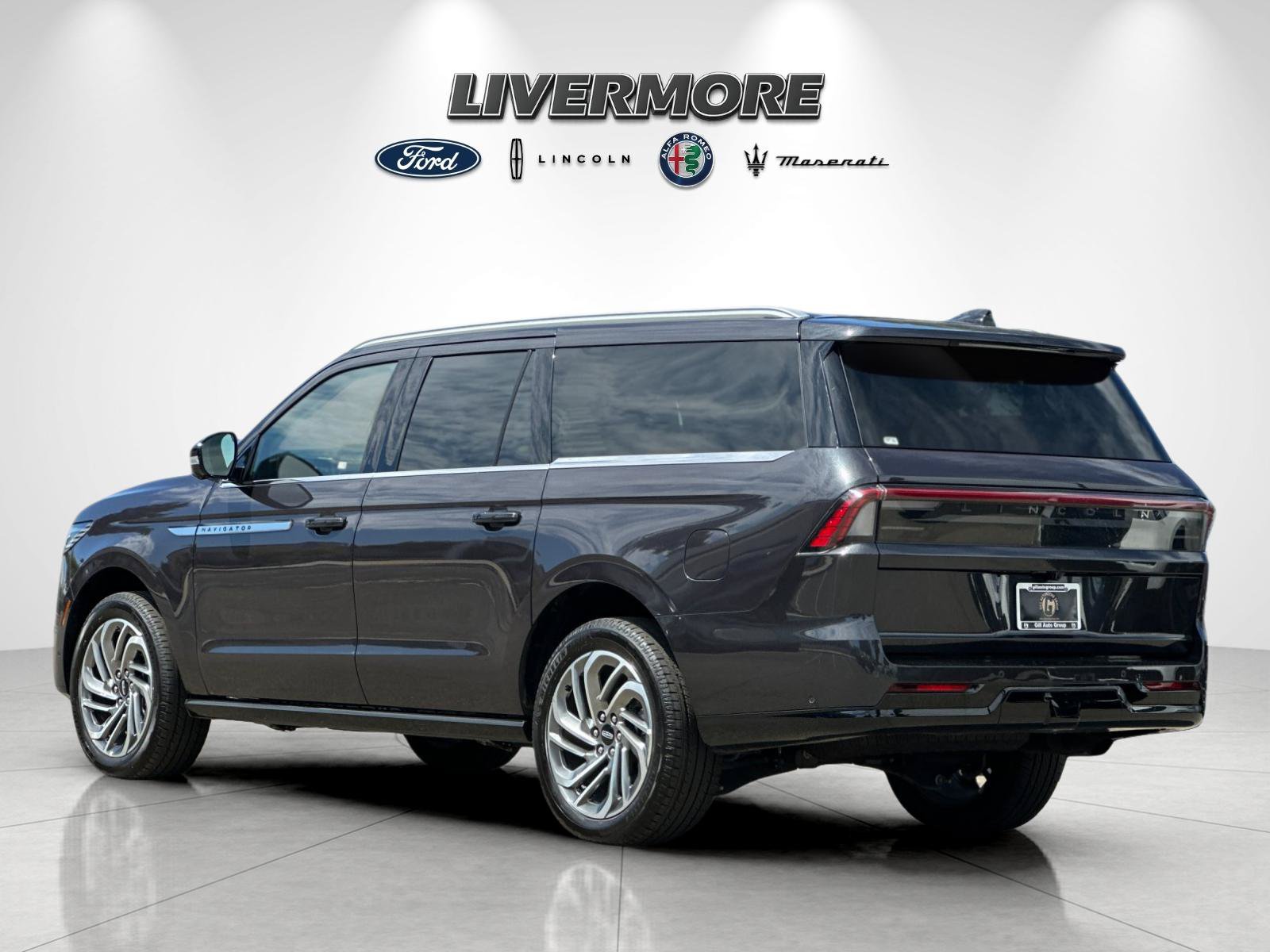Certified 2025 Lincoln Navigator L Reserve AWD/4WD image 5