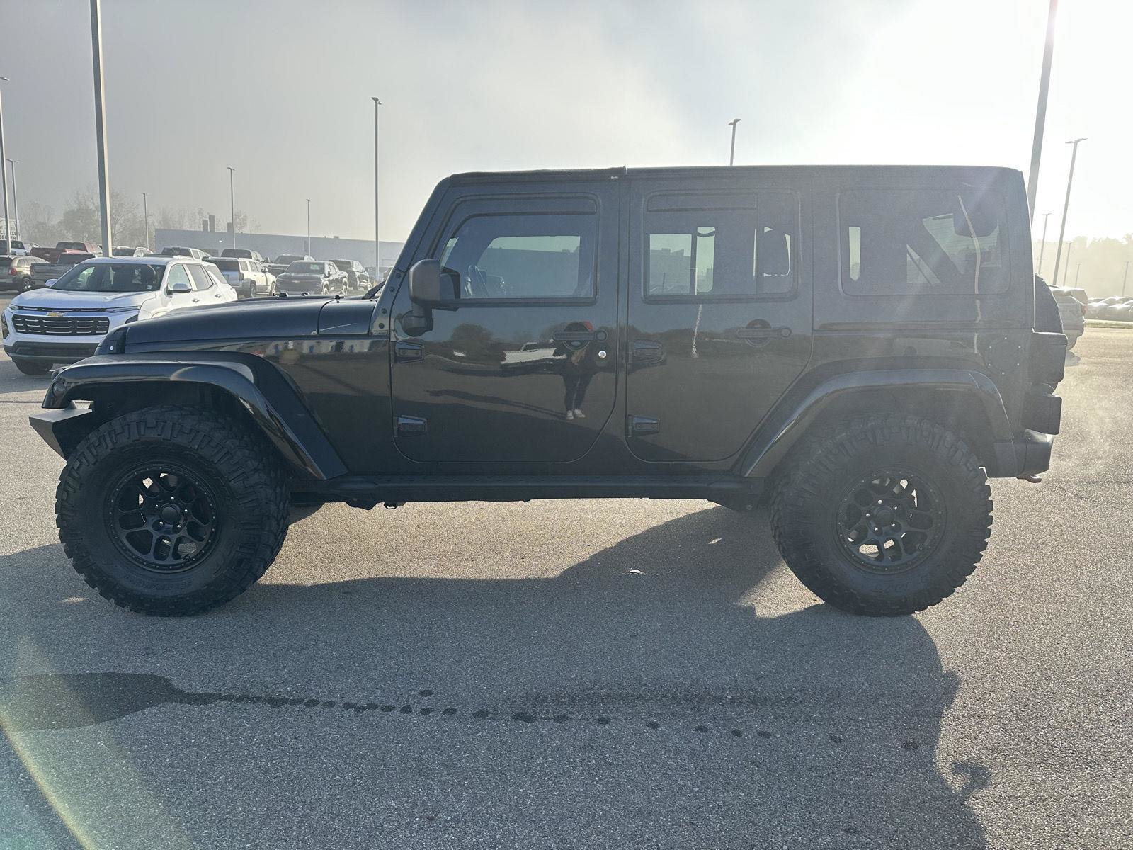 Used 2018 Jeep Wrangler Unlimited Rubicon AWD/4WD image 2