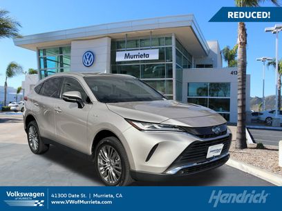 Used 2021 Toyota Venza XLE w/ Carpet Mat Package (TMS)