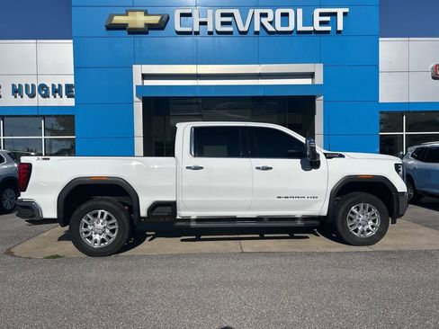 Used 2024 GMC Sierra 2500 SLT image 2