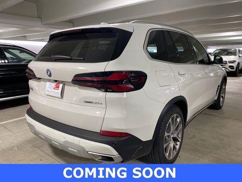 Used 2024 BMW X5 xDrive50e w/ Parking Assistance Package image 5