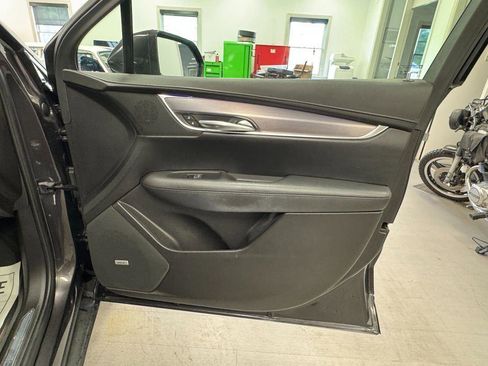 Used 2019 Cadillac XT5 Premium Luxury AWD/4WD image 16