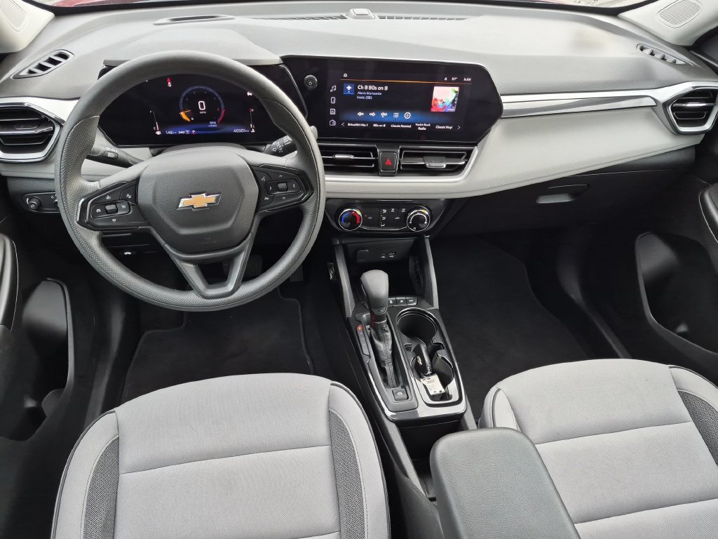 Used 2025 Chevrolet TrailBlazer LT AWD/4WD image 17