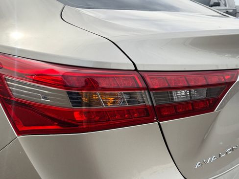 Used 2016 Toyota Avalon XLE Premium image 27