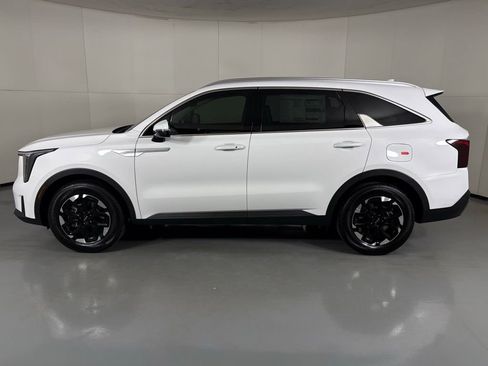 New 2026 Kia Sorento S image 5