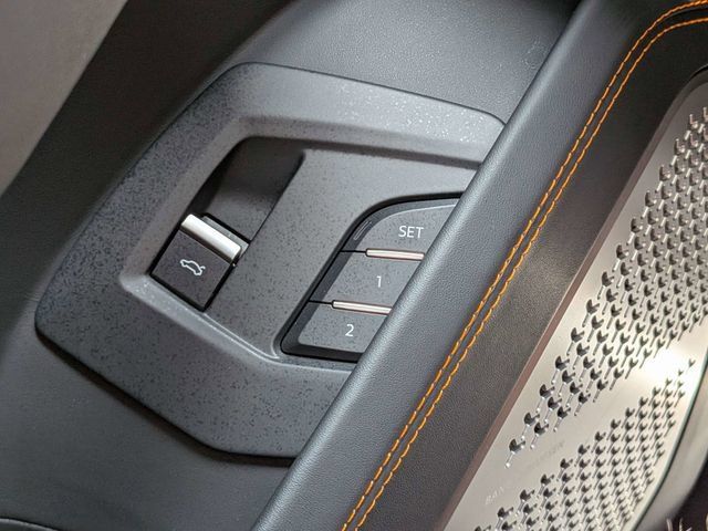 Used 2024 Lamborghini Urus S AWD/4WD image 35