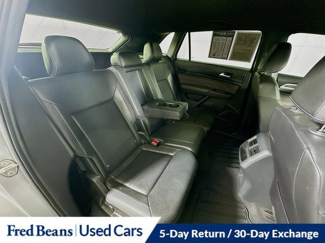 Used 2023 Volkswagen Atlas Cross Sport SE w/ Black Wheel Package AWD/4WD image 33