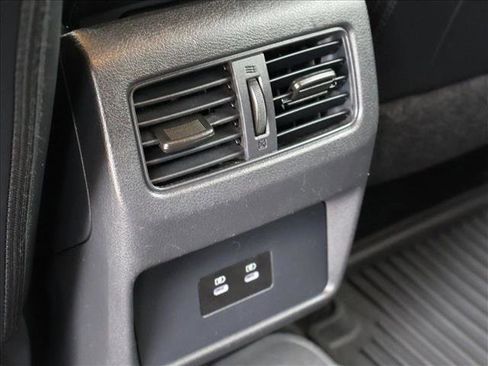 Used 2025 Nissan Rogue SV AWD/4WD image 23
