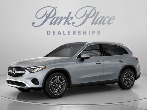 Used 2026 Mercedes-Benz GLC 300 image 2