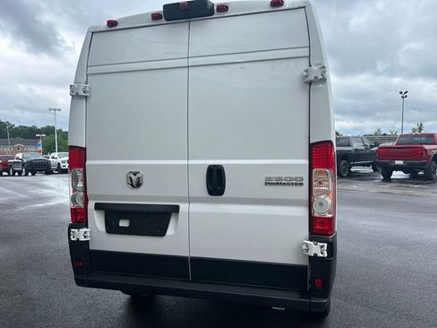 Used 2024 RAM ProMaster 2500 w/ Convenience Group FWD image 5