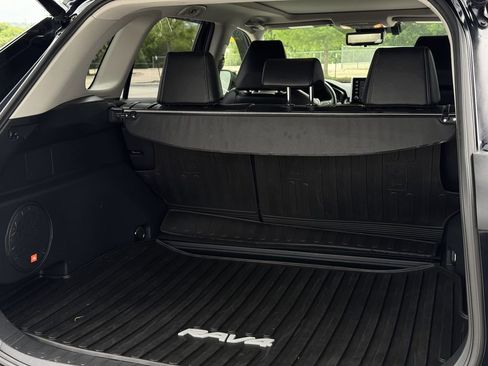 Used 2019 Toyota RAV4 Limited w/ Advanced Technology Package AWD/4WD image 30