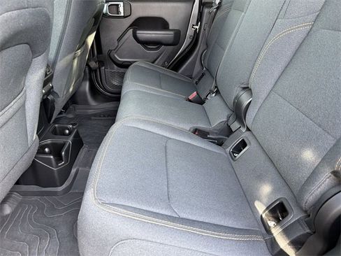 Used 2024 Jeep Gladiator Sport image 22