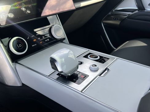 Certified 2023 Land Rover Range Rover SV AWD/4WD image 25
