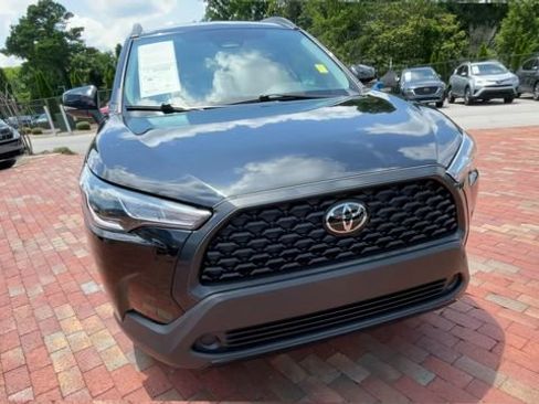 Used 2023 Toyota Corolla Cross LE FWD image 4